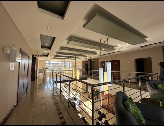 90.70M² CO-WORKING SPACE TO LET IN DIE HOEWES